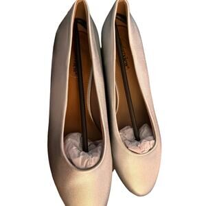 Comfortview Women's The Haley Pump Heeled Shoe Silver Size 9.5, NWOT